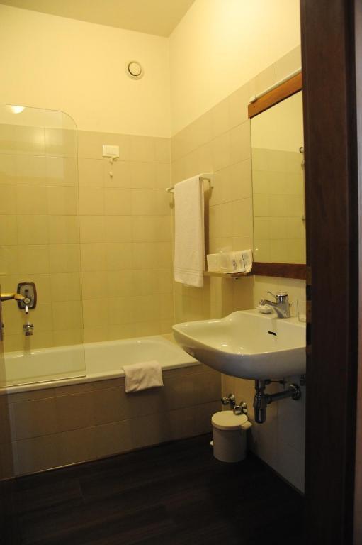 Albergo Al Sole Mezzolombardo Room photo